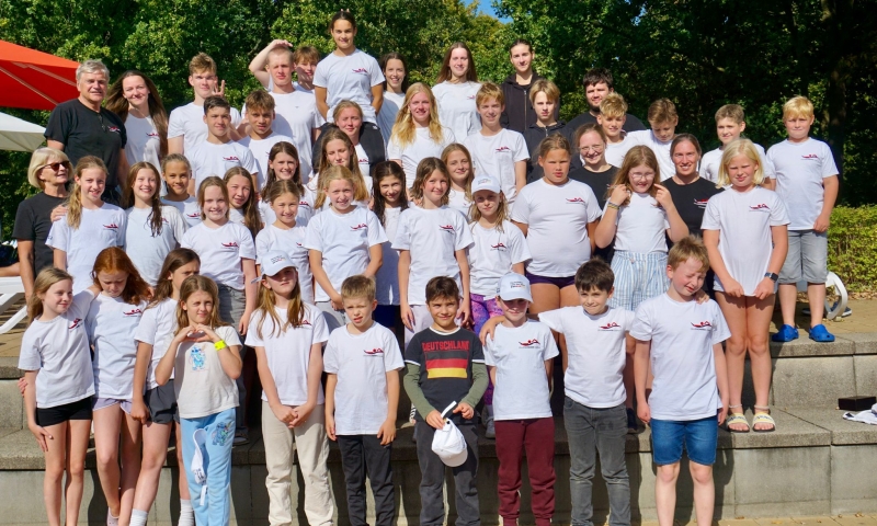 Der Celler Schwimm-Club startet beim Pokalschwimmfest im Freibad Großburgwedel in die neue Saison